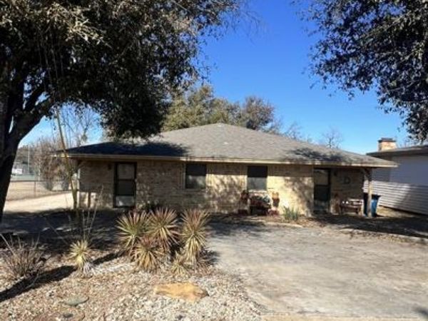 1312 W Dyer Street, Breckenridge, TX 76424