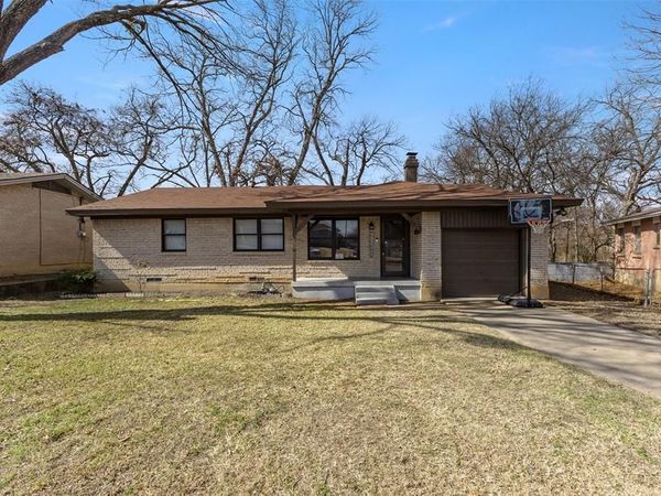1206 Hillside Drive, Grand Prairie, TX 75051