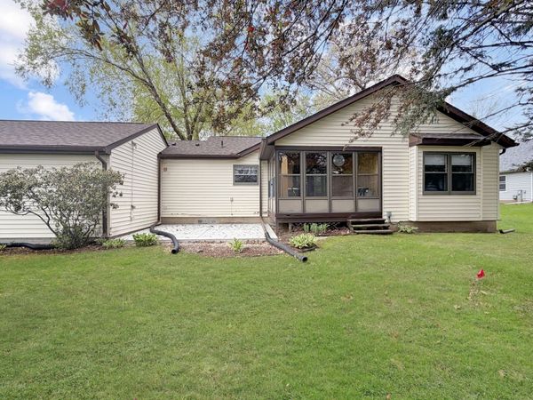 1020 Bertram Drive, Unit 17-1, Freeport, IL 61032