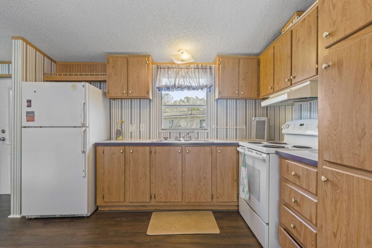 512 Folly Estates Dr. Photo 10