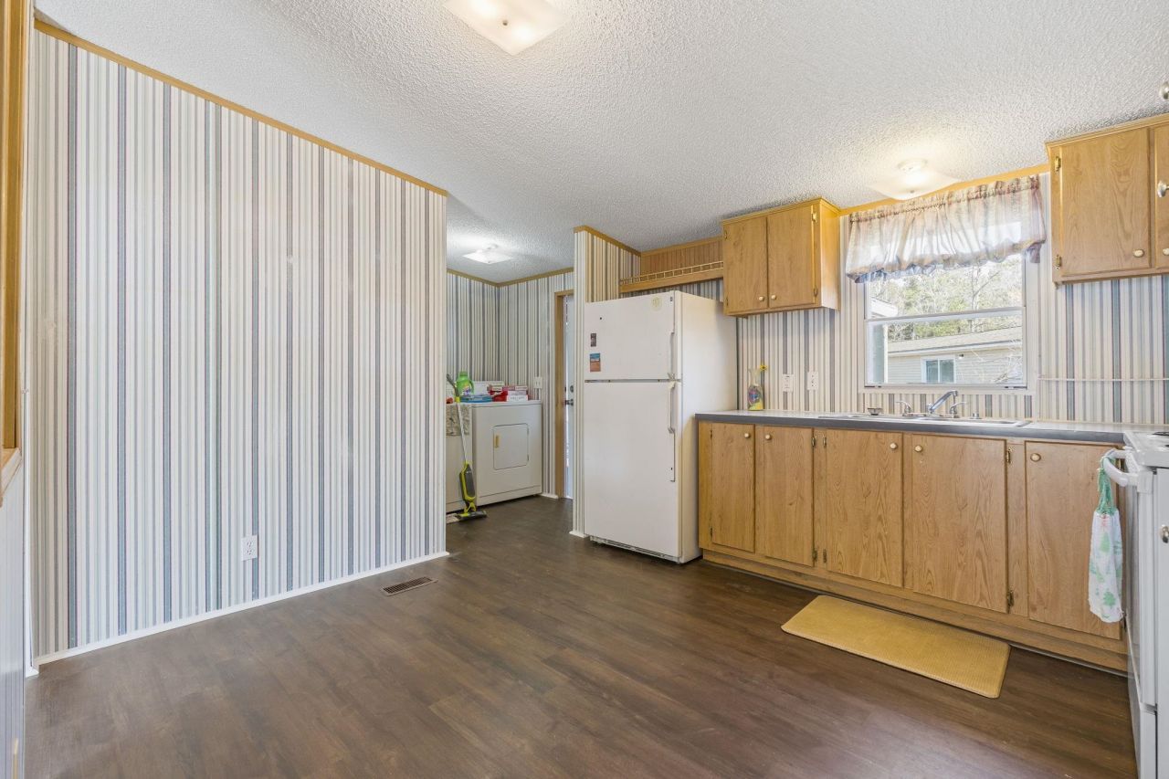 512 Folly Estates Dr. Photo 11