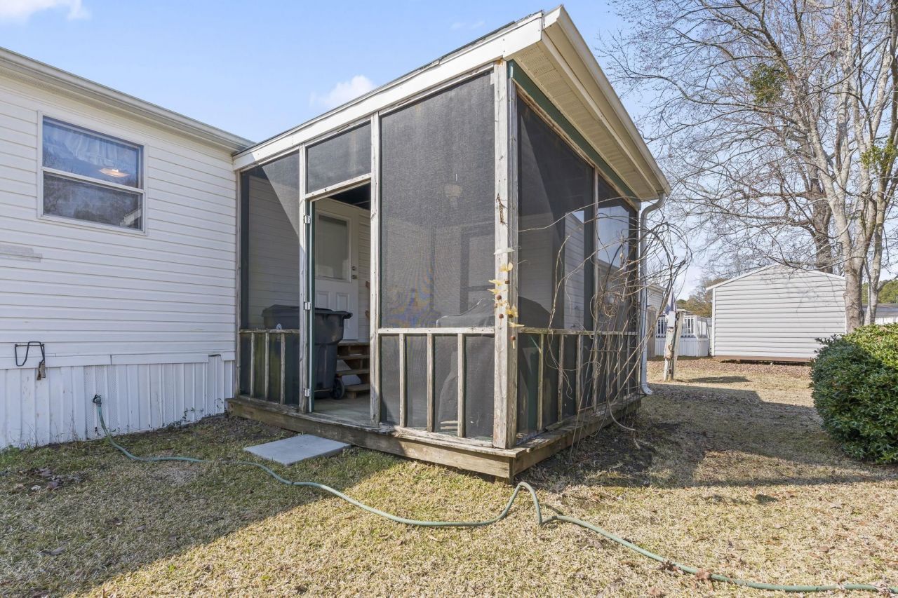 512 Folly Estates Dr. Photo 31