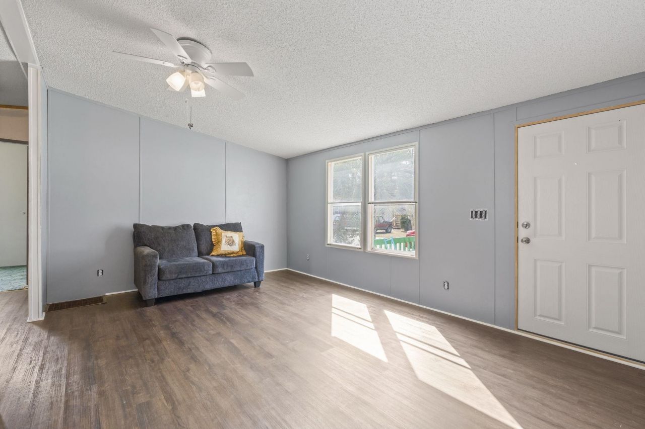 512 Folly Estates Dr. Photo 5