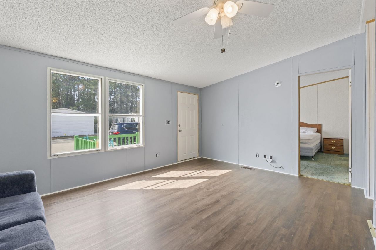 512 Folly Estates Dr. Photo 7