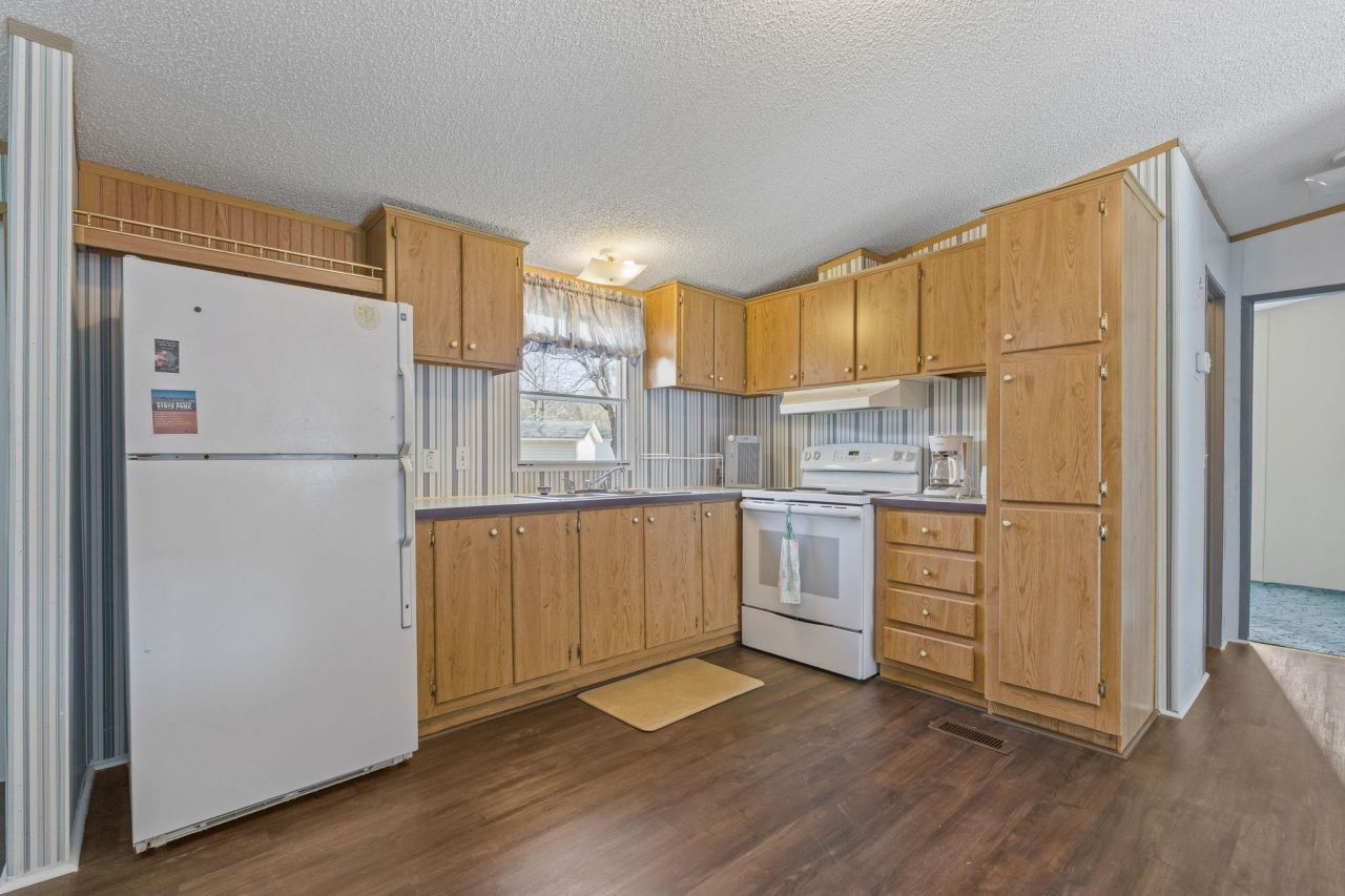 512 Folly Estates Dr. Photo 9