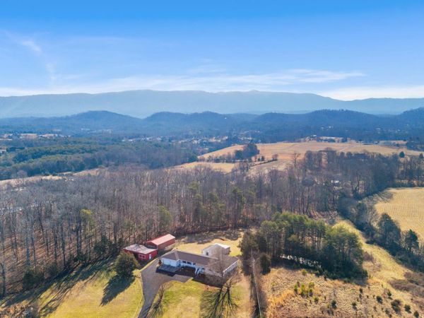 2012 Calderwood Hwy, Maryville, TN 37801