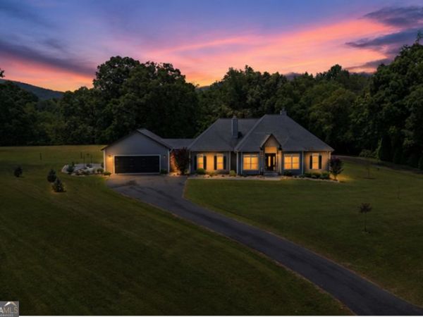 1502 Smithfield Lane, Young Harris, GA 30582