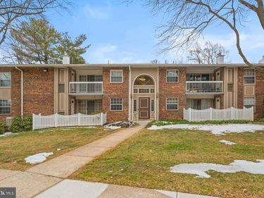 1914 WILSON LANE, Unit T2, MCLEAN, VA 22102