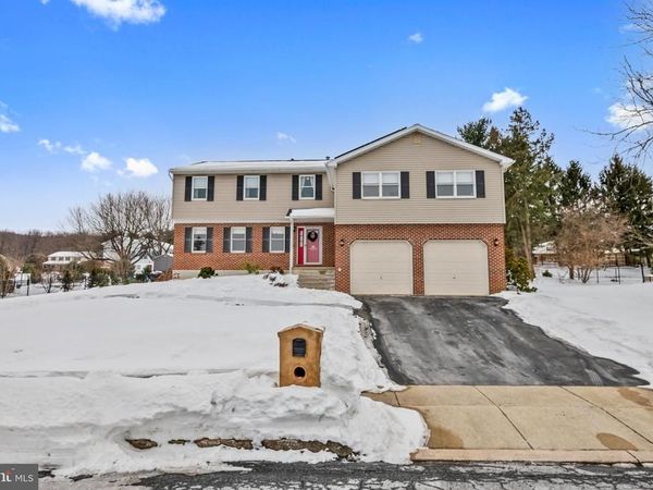 3002 SUSANNA DRIVE, READING, PA 19608