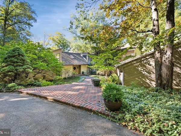 6 CARRIAGE ROAD, GREENVILLE, DE 19807