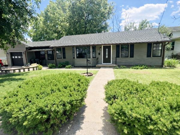 206 E 5th Street, Metropolis, IL 62960