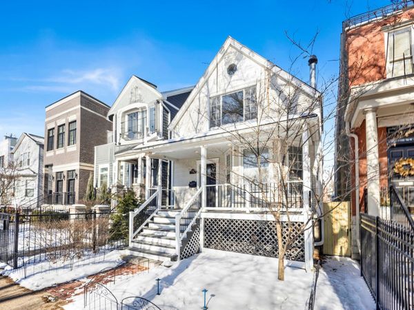 1910 W George Street, Chicago, IL 60657