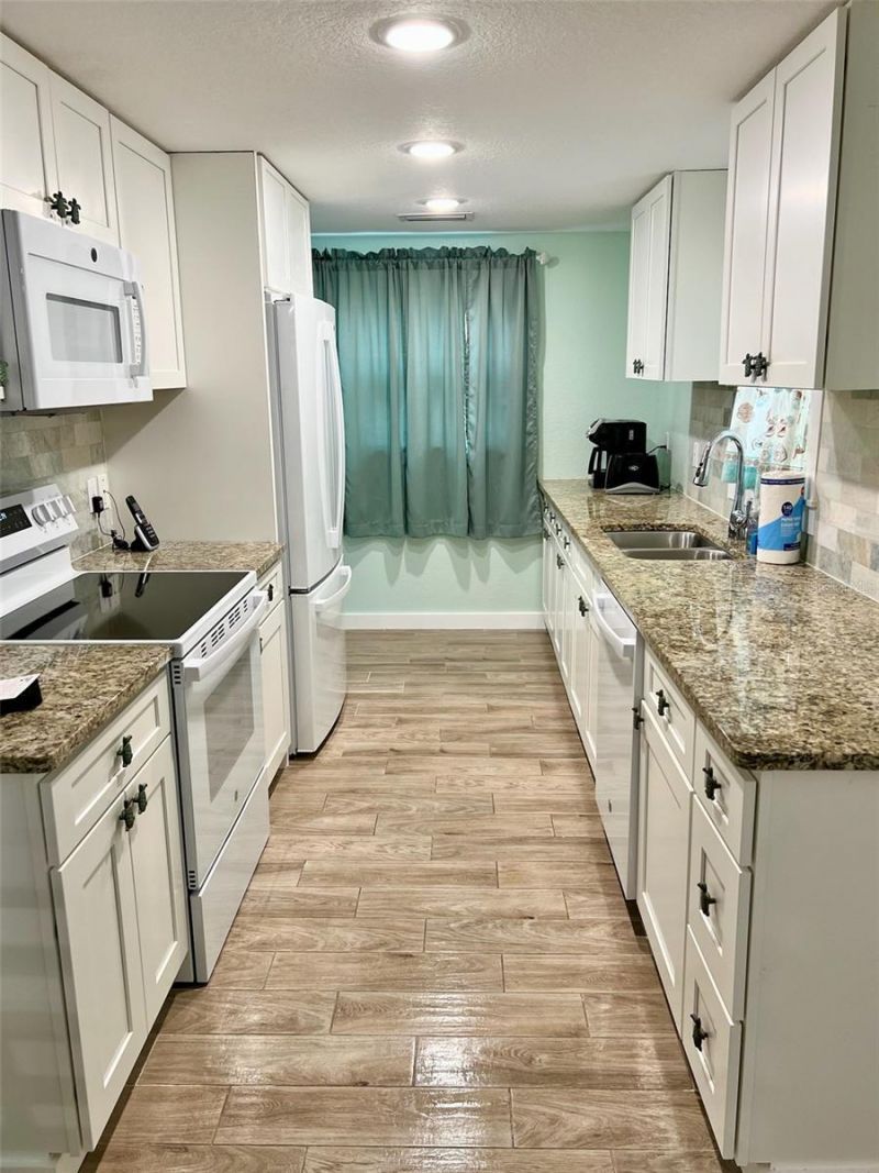 311 63rd Street, Holmes Beach, FL 34217 Photo