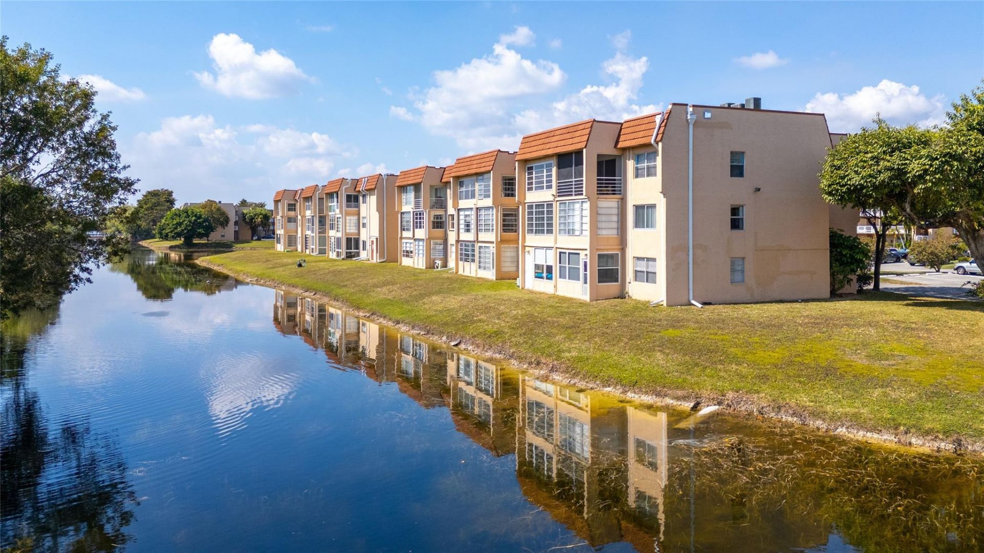 9350 Sunrise Lakes Boulevard, Unit 101, Sunrise, FL 33322 Photo