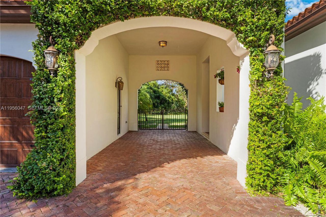 6991 SW 144th St, Palmetto Bay, FL 33158 Photo