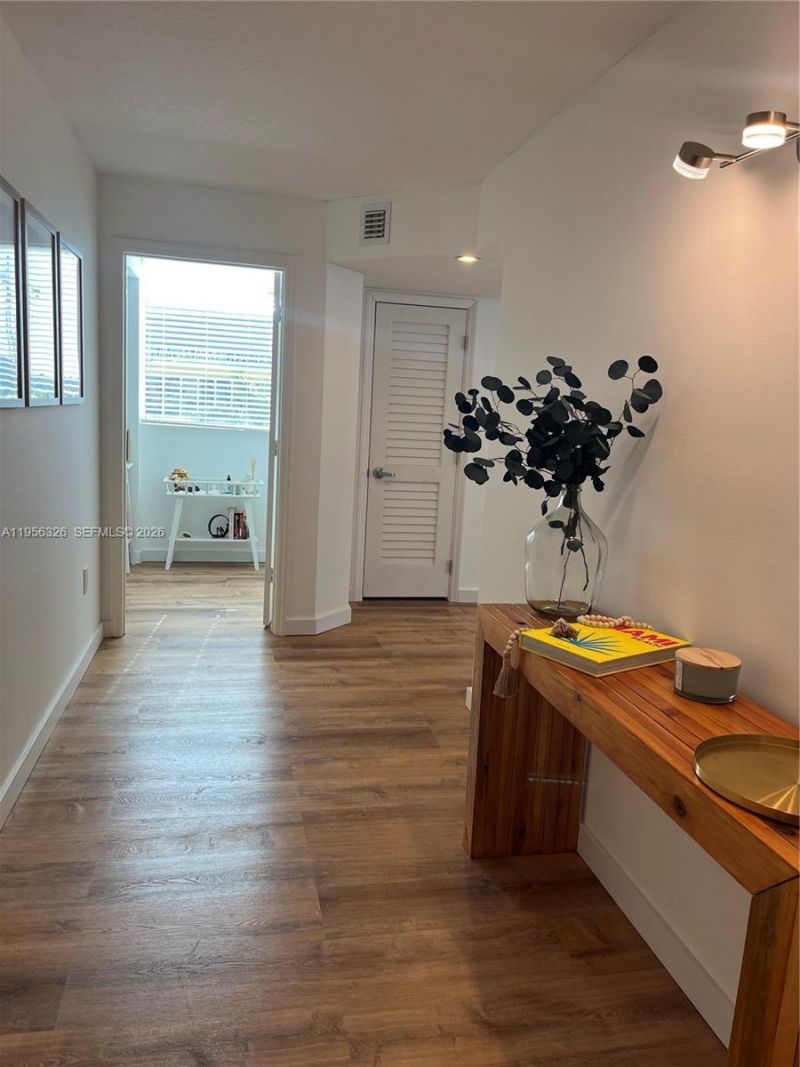 6917 Collins Ave, Unit 514, Miami Beach, FL 33141 Photo