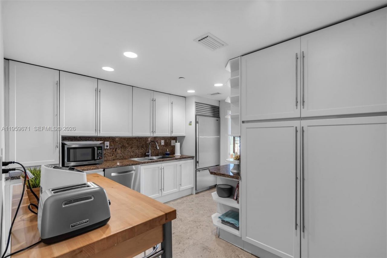 151 Crandon Blvd , Unit 802, Key Biscayne, FL 33149 Photo