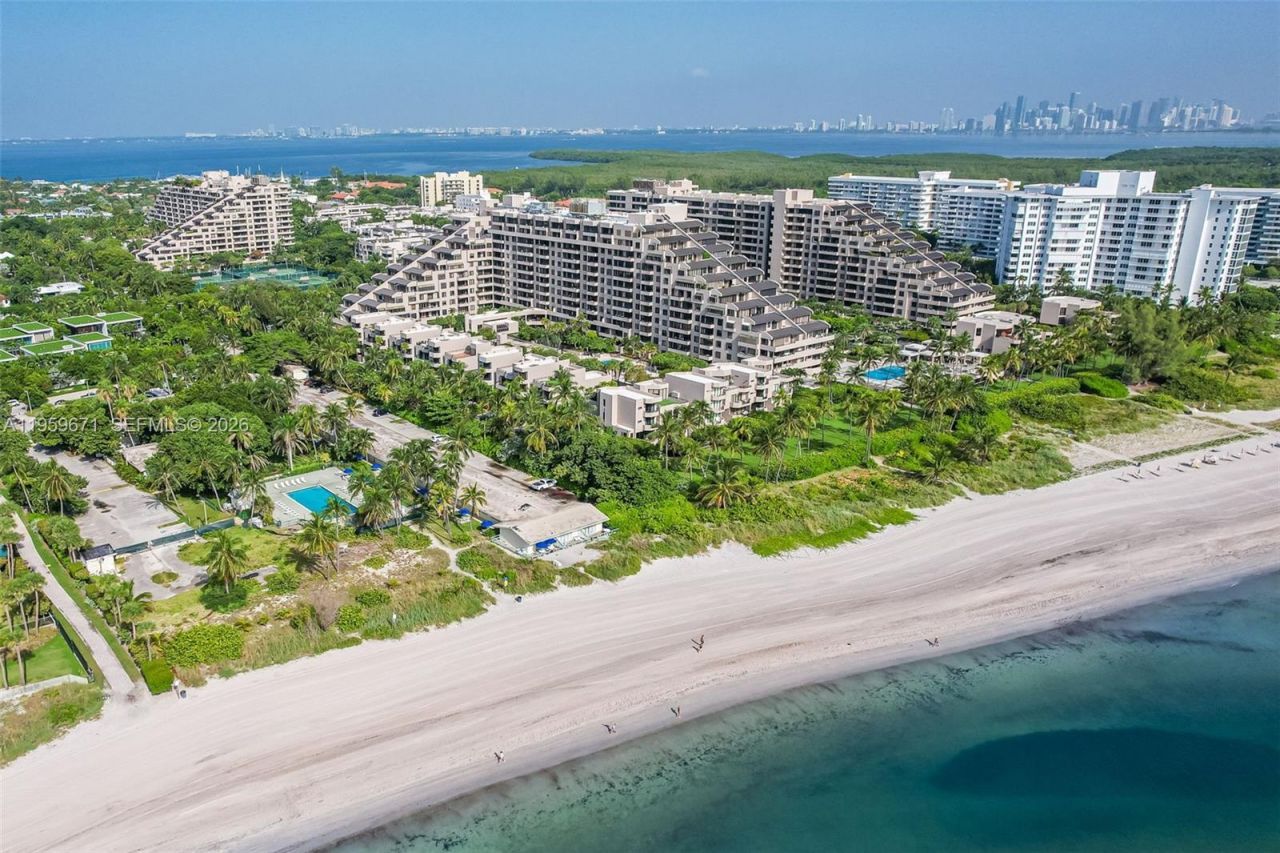 151 Crandon Blvd , Unit 802, Key Biscayne, FL 33149 Photo