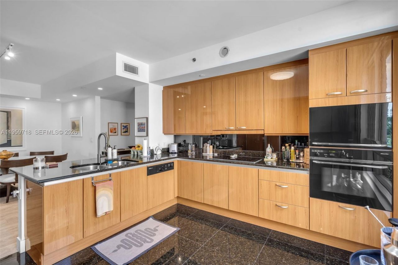 791 Crandon Blvd, Unit 501, Key Biscayne, FL 33149 Photo