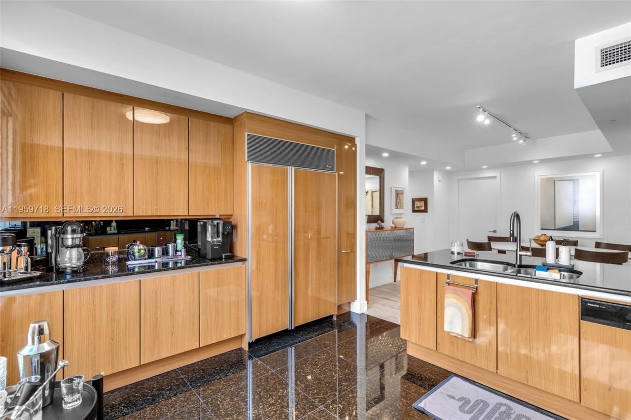 791 Crandon Blvd, Unit 501, Key Biscayne, FL 33149 Photo