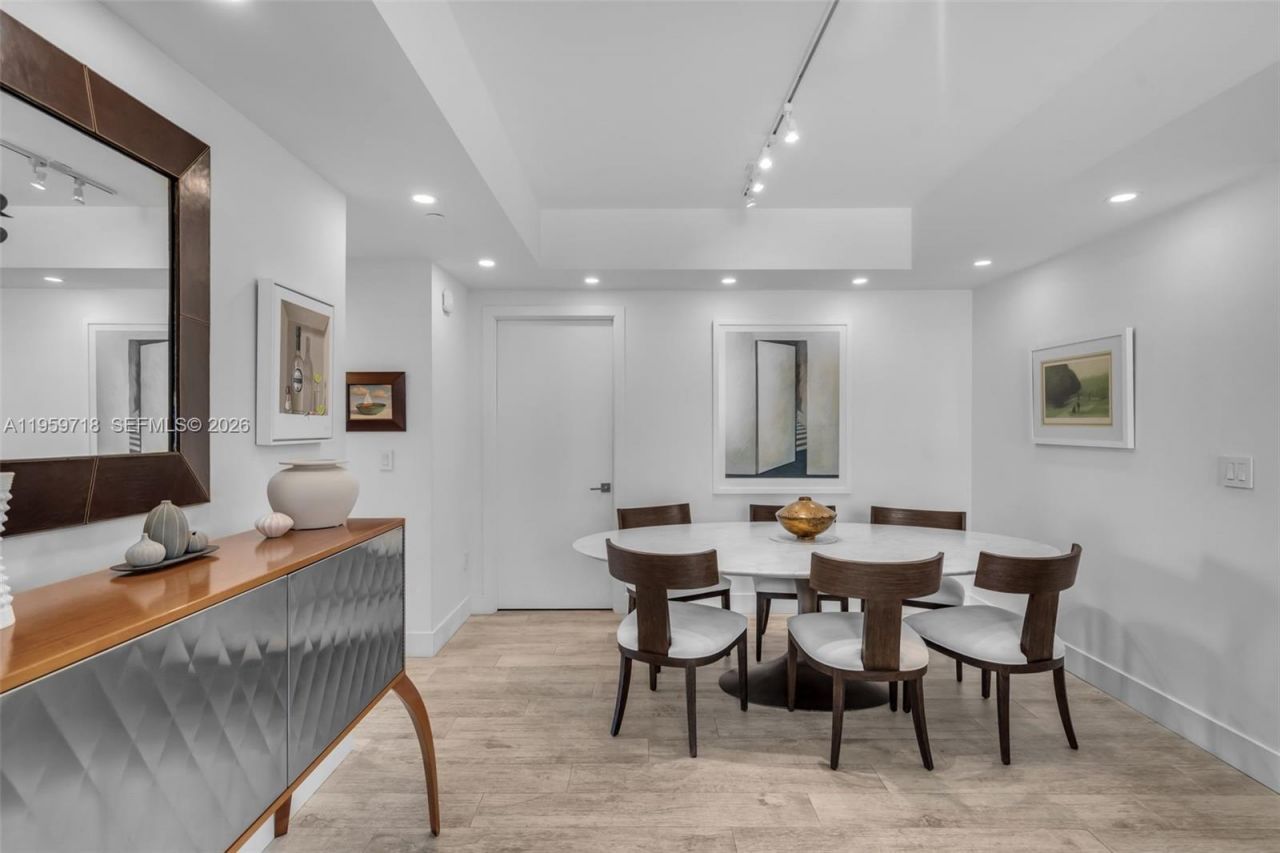 791 Crandon Blvd, Unit 501, Key Biscayne, FL 33149 Photo