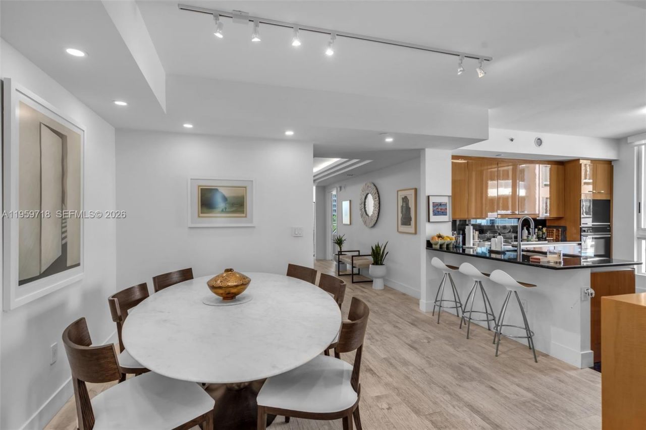 791 Crandon Blvd, Unit 501, Key Biscayne, FL 33149 Photo