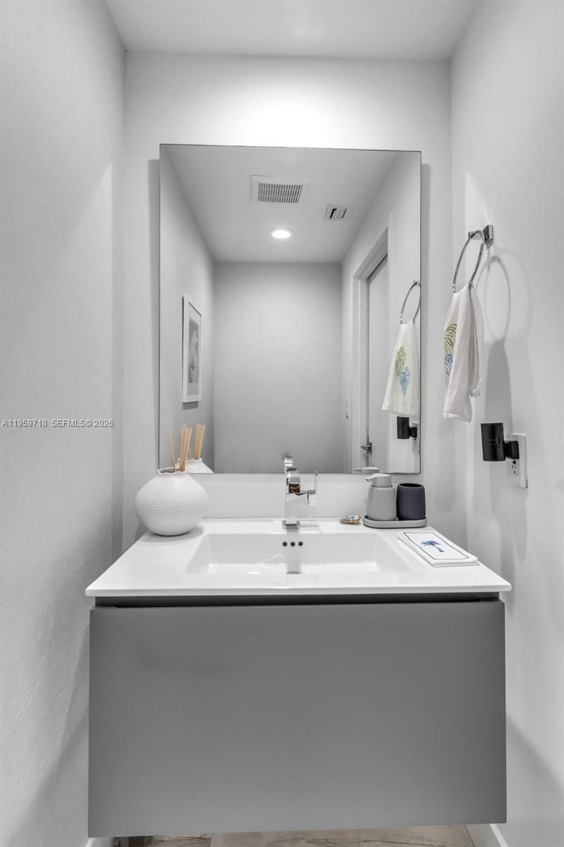 791 Crandon Blvd, Unit 501, Key Biscayne, FL 33149 Photo