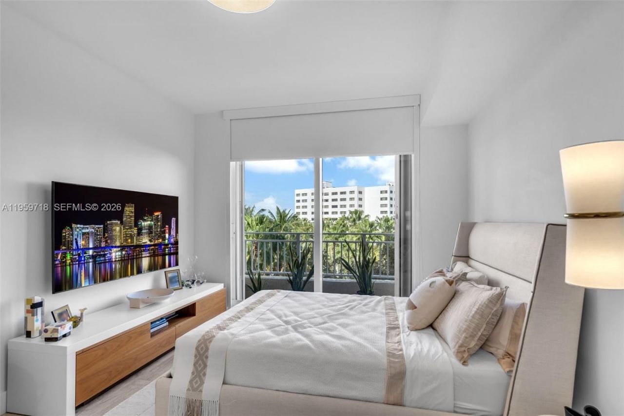 791 Crandon Blvd, Unit 501, Key Biscayne, FL 33149 Photo