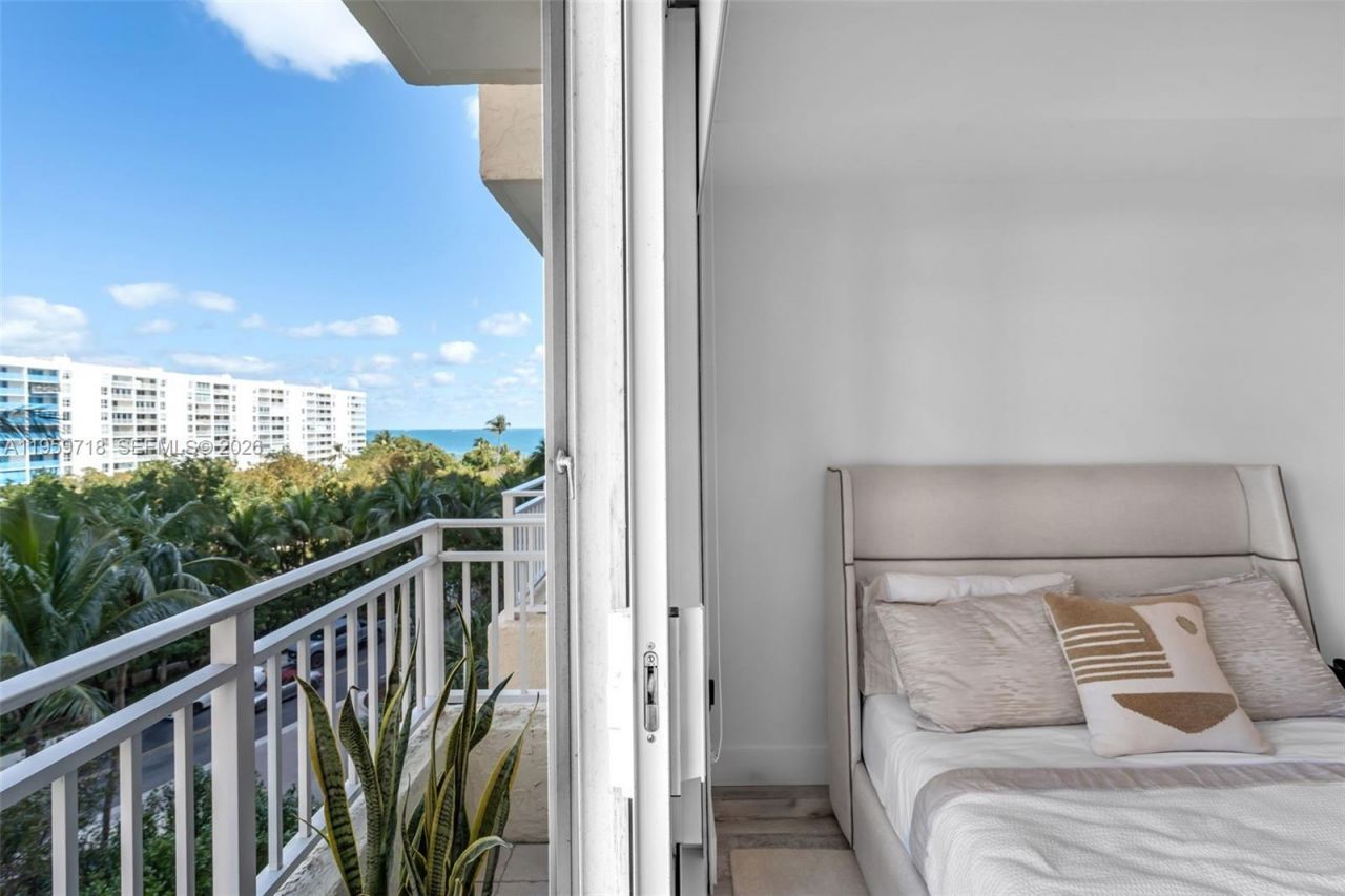 791 Crandon Blvd, Unit 501, Key Biscayne, FL 33149 Photo