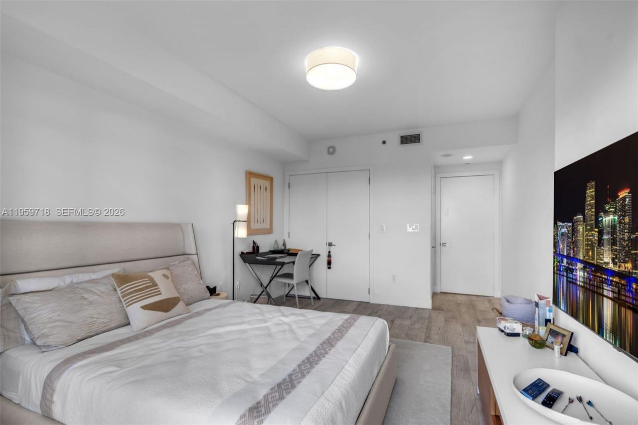 791 Crandon Blvd, Unit 501, Key Biscayne, FL 33149 Photo