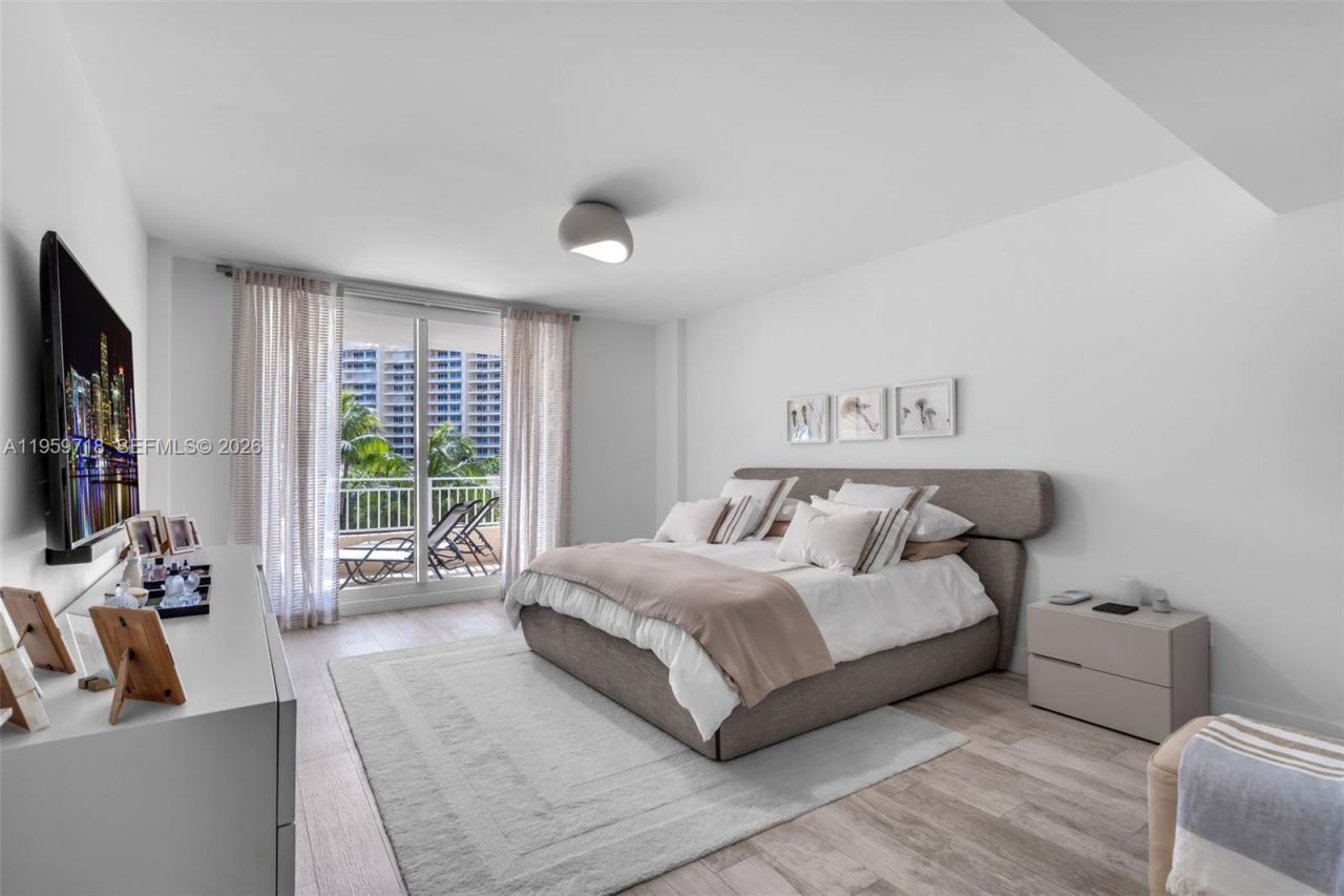 791 Crandon Blvd, Unit 501, Key Biscayne, FL 33149 Photo