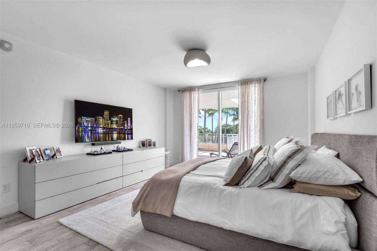 791 Crandon Blvd, Unit 501, Key Biscayne, FL 33149 Photo