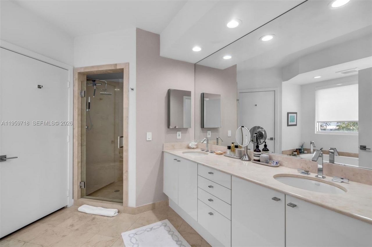 791 Crandon Blvd, Unit 501, Key Biscayne, FL 33149 Photo