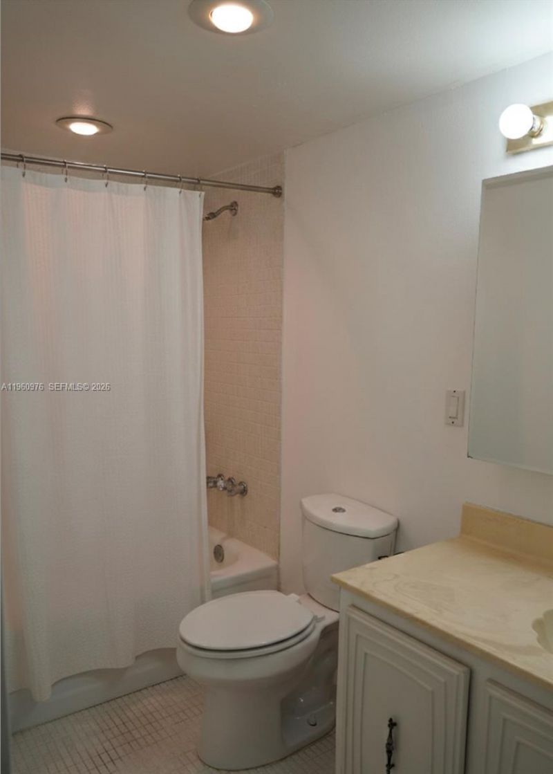 701 Three Islands Blvd, Unit 110, Hallandale Beach, FL 33009 Photo