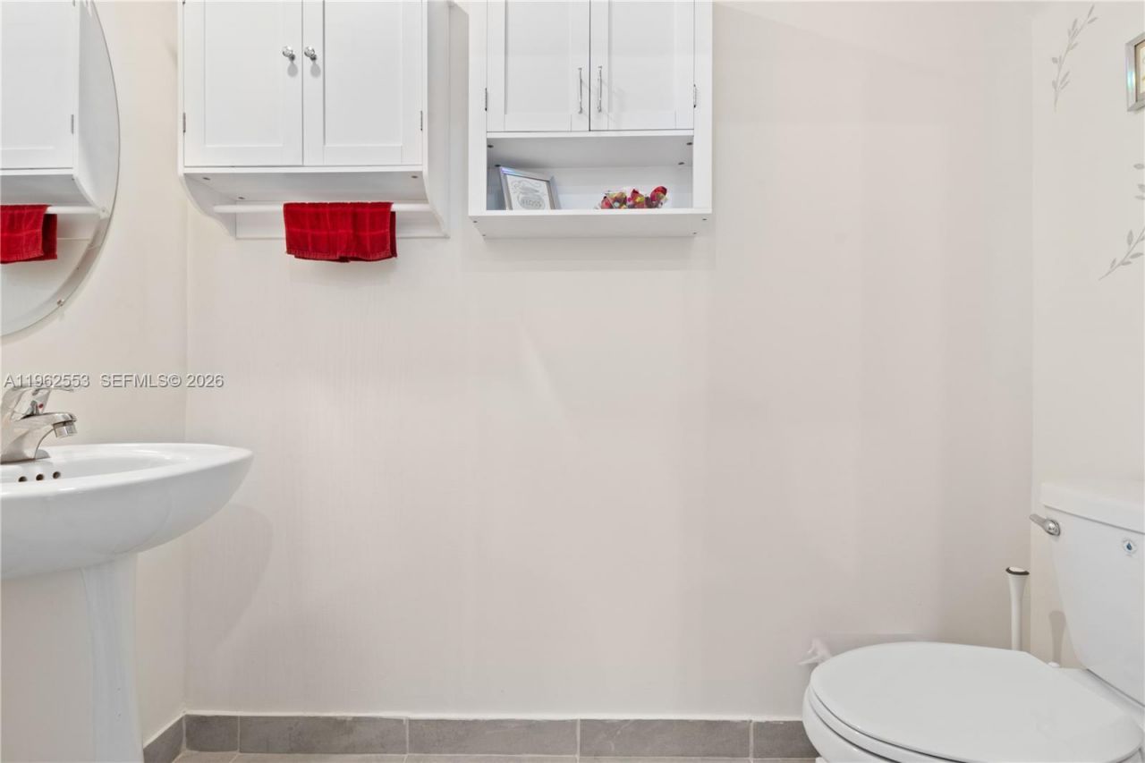 11438 W 34th Ct, Hialeah, FL 33018 Photo