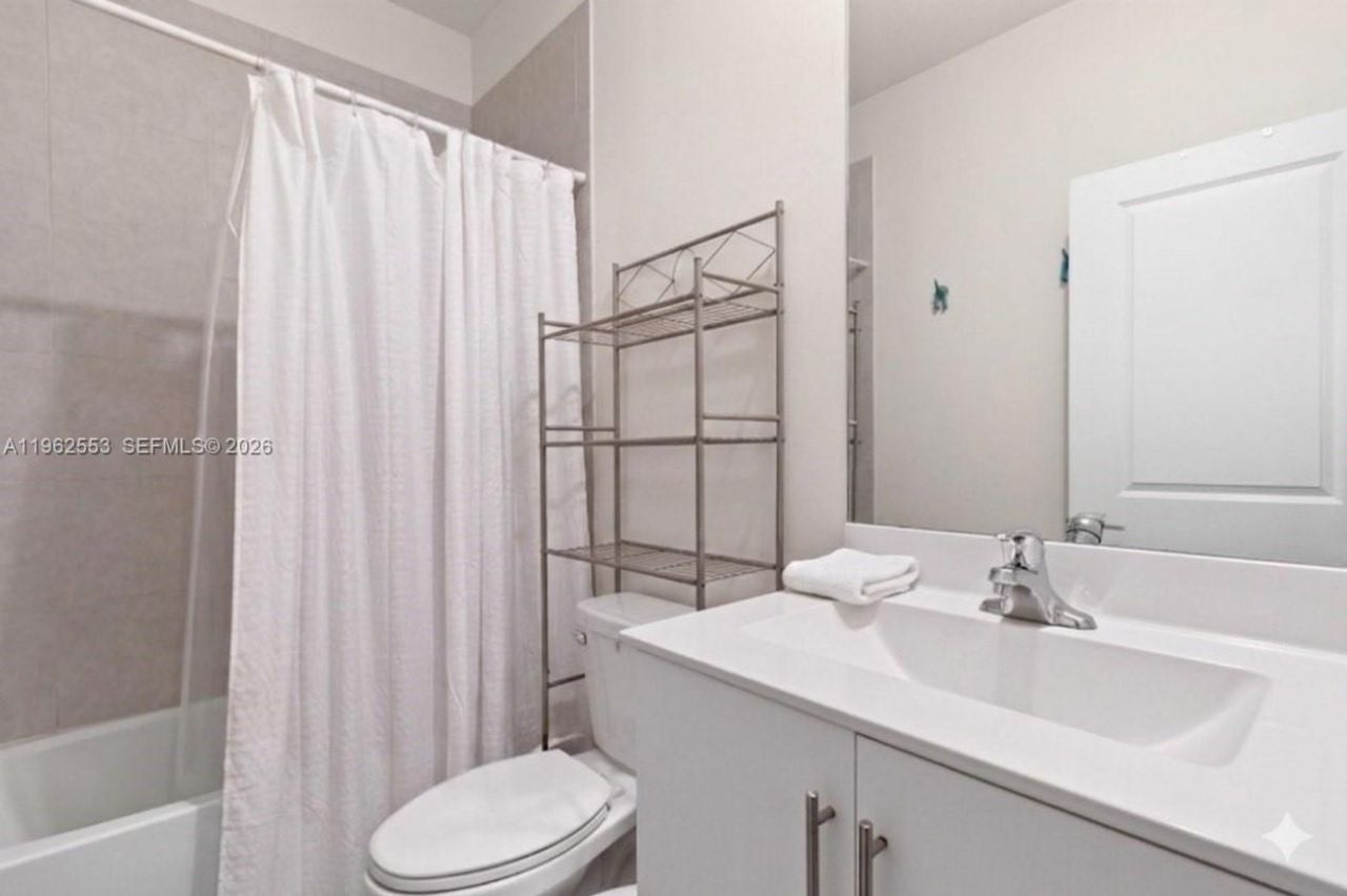 11438 W 34th Ct, Hialeah, FL 33018 Photo