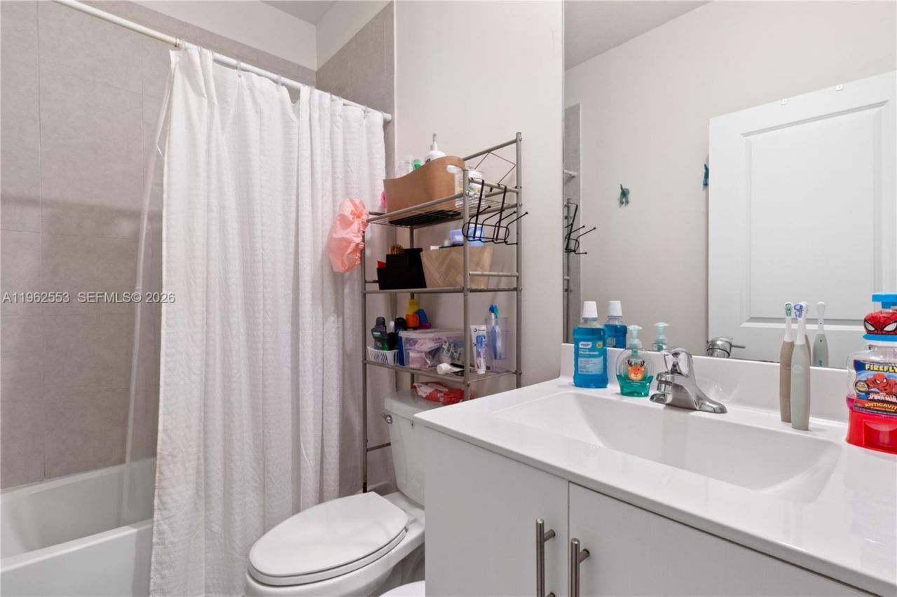 11438 W 34th Ct, Hialeah, FL 33018 Photo