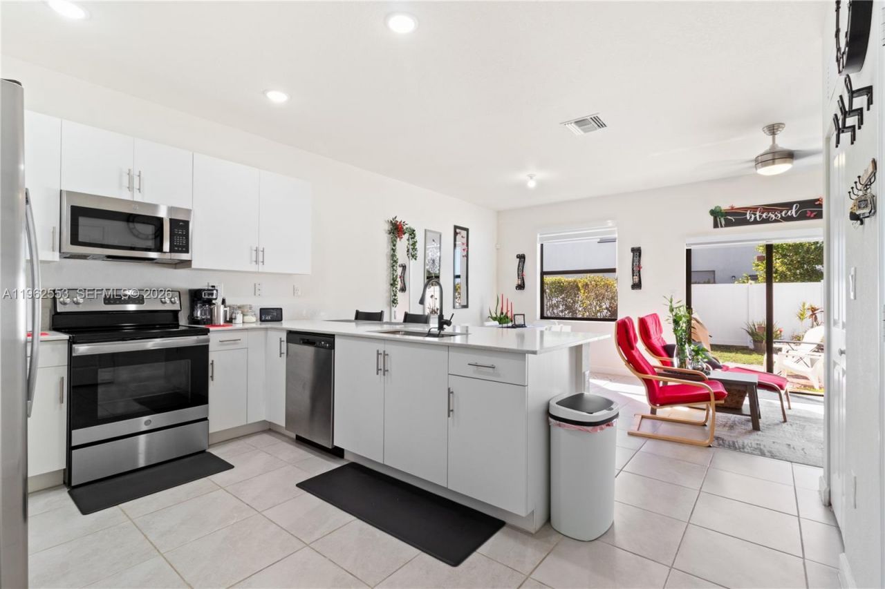 11438 W 34th Ct, Hialeah, FL 33018 Photo