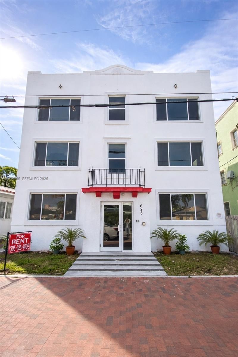 628 SW 16th Ave, Unit 204, Miami, FL 33135 Photo