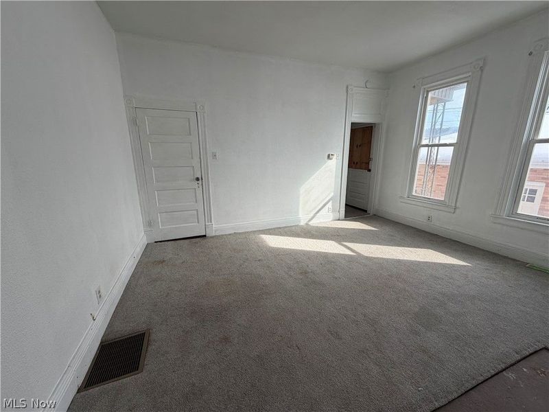 719/721 Hickory Street, Martins Ferry, OH 43935 Photo 8