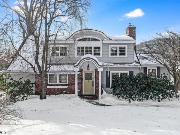 4 Arrowhead Trl, Sparta, NJ 07871