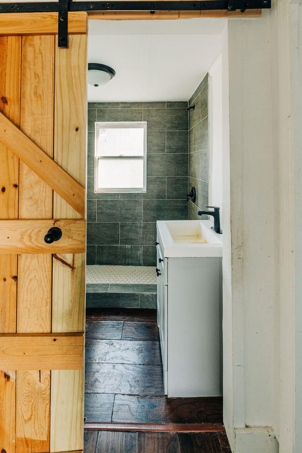 141 Nottingham Lane Photo 11