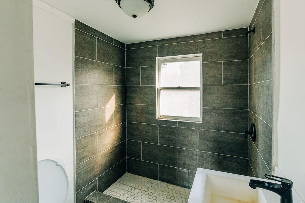 141 Nottingham Lane Photo 12