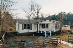 141 Nottingham Lane photo 4