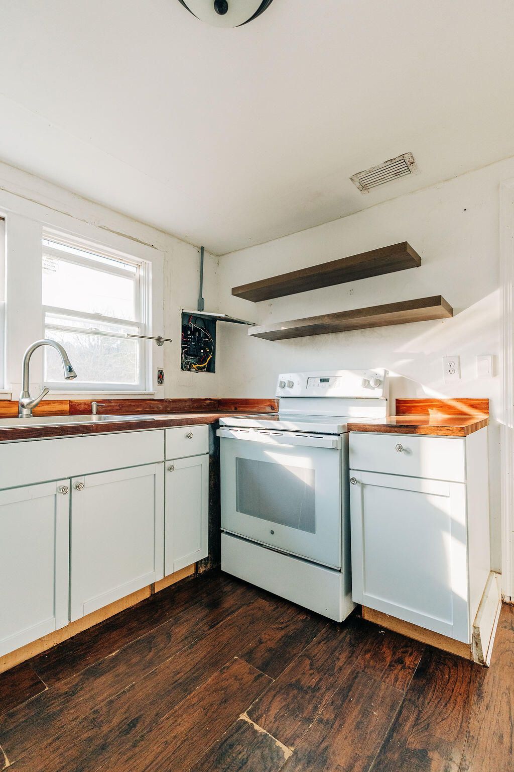 141 Nottingham Lane Photo 22