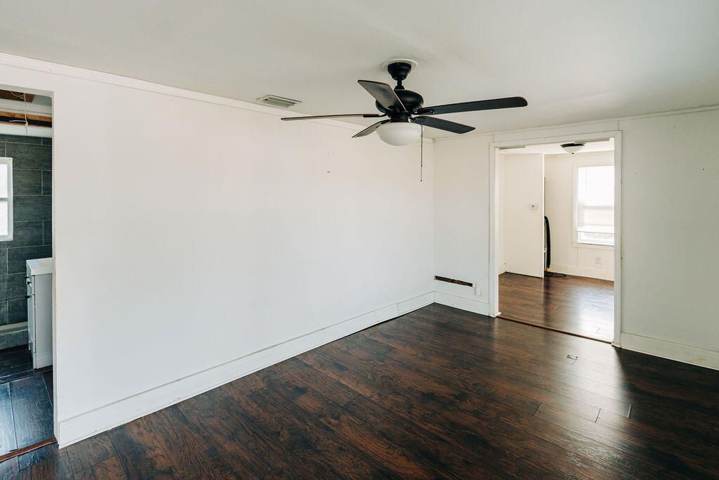 141 Nottingham Lane Photo 4