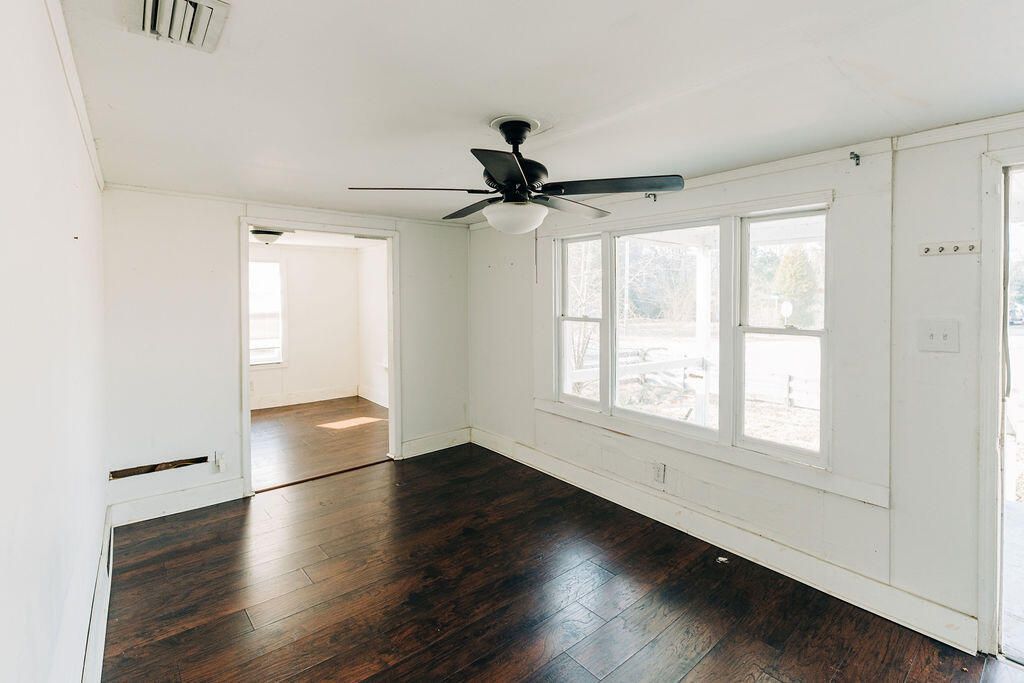 141 Nottingham Lane Photo 5