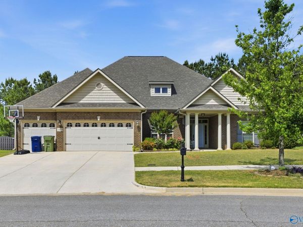 7405 Cobblefield Drive SE, Owens Cross Roads, AL 35763
