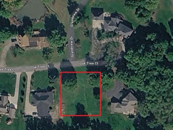 13 Oak Tree Ct , West Middlesex, PA 16159