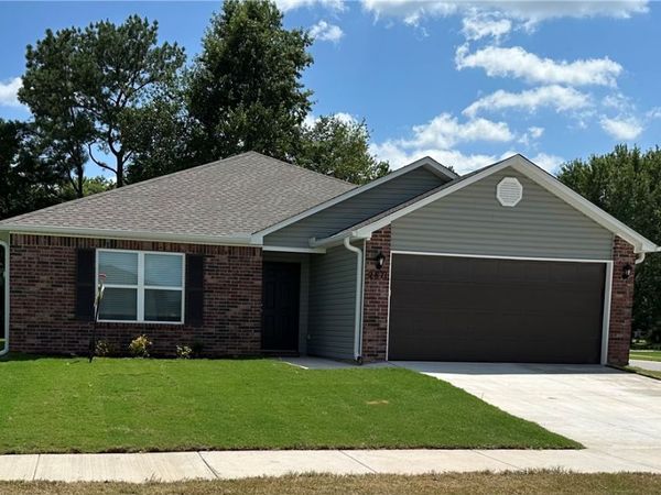 2871 W Emil Drive, Fayetteville, AR 72704